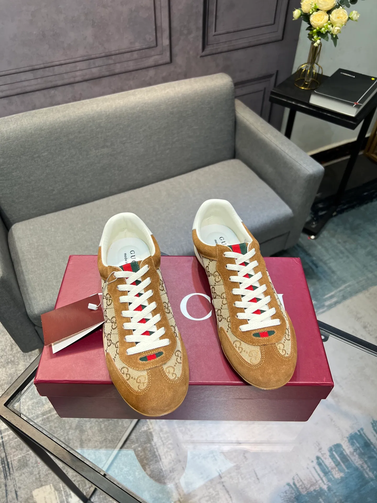 Men's shoes 💰580 Gucci Gucci small dirty shoes full series upgrade, long-term production GG Gucci series old casual small dirty shoes catwalk style ZP developed pure original version... metal double G crystal cylindrical mark... Gucc original pattern webbing... upper color rubbed cowhide matte stitching classic double G cloth, code number: 35-44 (female 41, male 45. Customization is not returnable) Fabric: original custom cowhide Inner: original custom cowhide Feet: original cowhide injection molding. Outsole: original open molding sole. Packaging: original full set of packaging. Color: official website updated simultaneously.